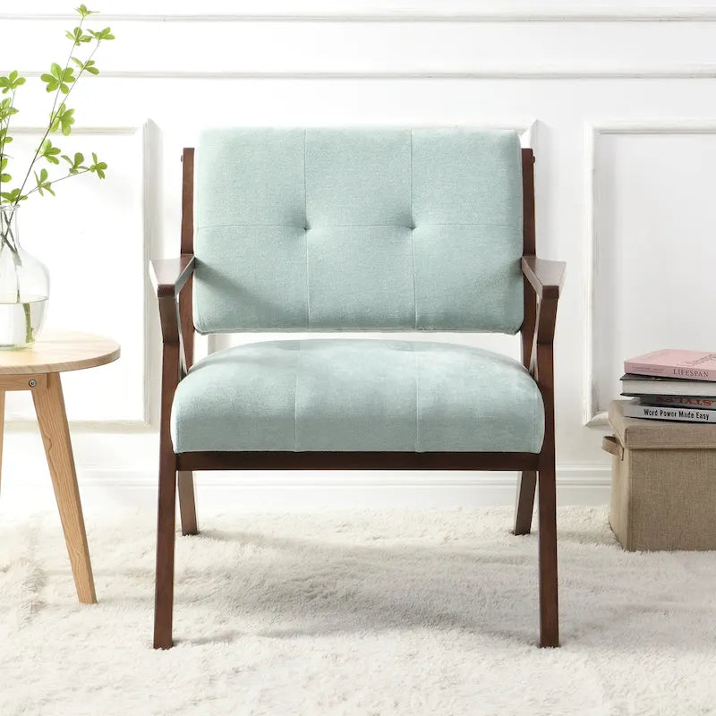 Fauteuil d'appoint moderne du milieu du siècle avec coussins moelleux, accoudoirs inclinés et cadre robuste en bois massif
